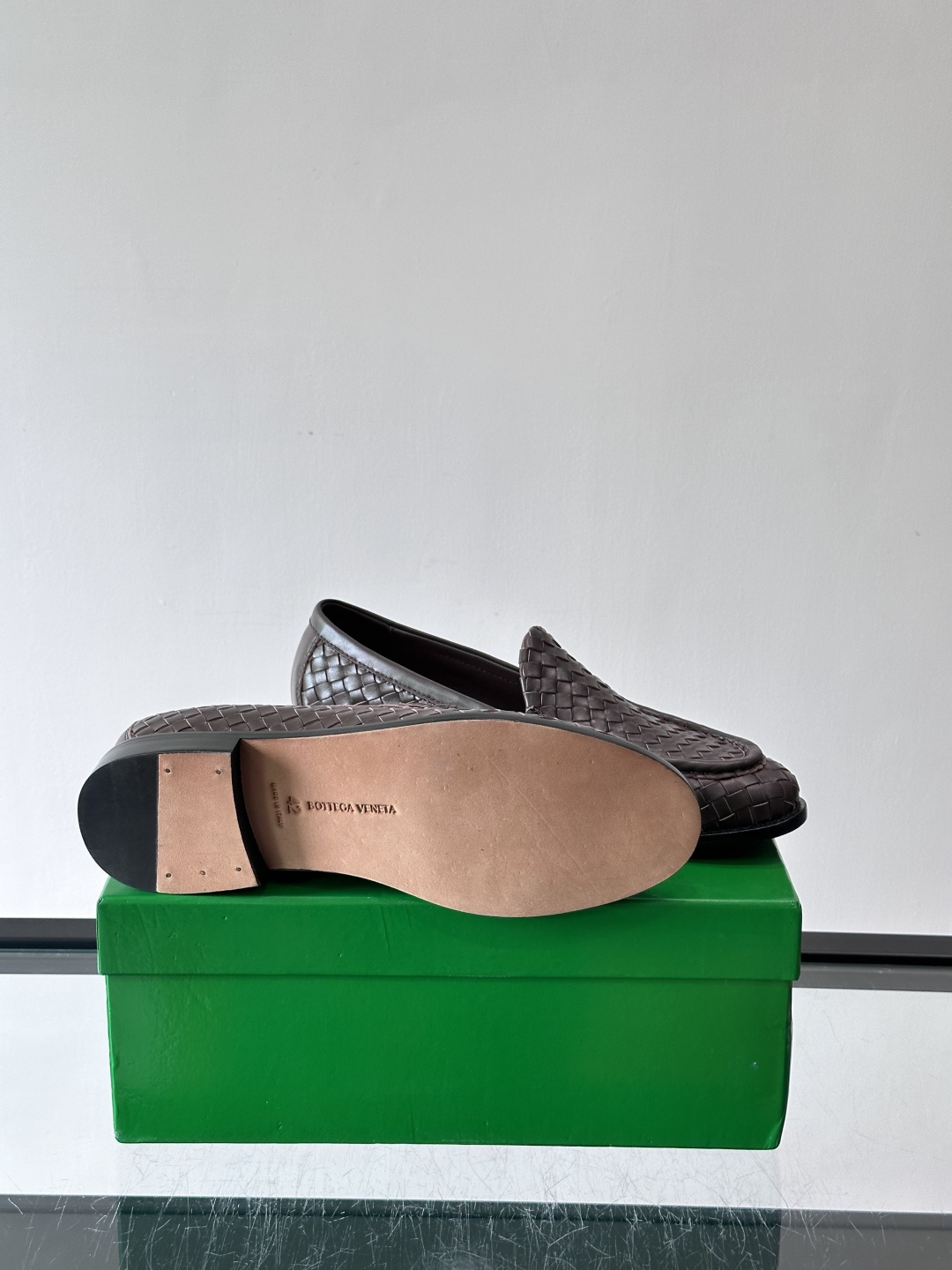 Bottega Veneta 编织乐福鞋​​👞这款乐福鞋来自意大利奢侈品牌Bottega Veneta，