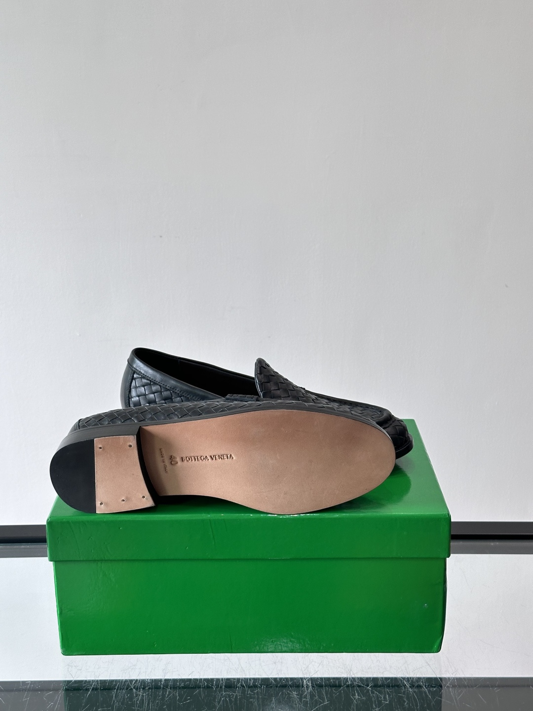 Bottega Veneta 编织乐福鞋​​👞这款乐福鞋来自意大利奢侈品牌Bottega Veneta，