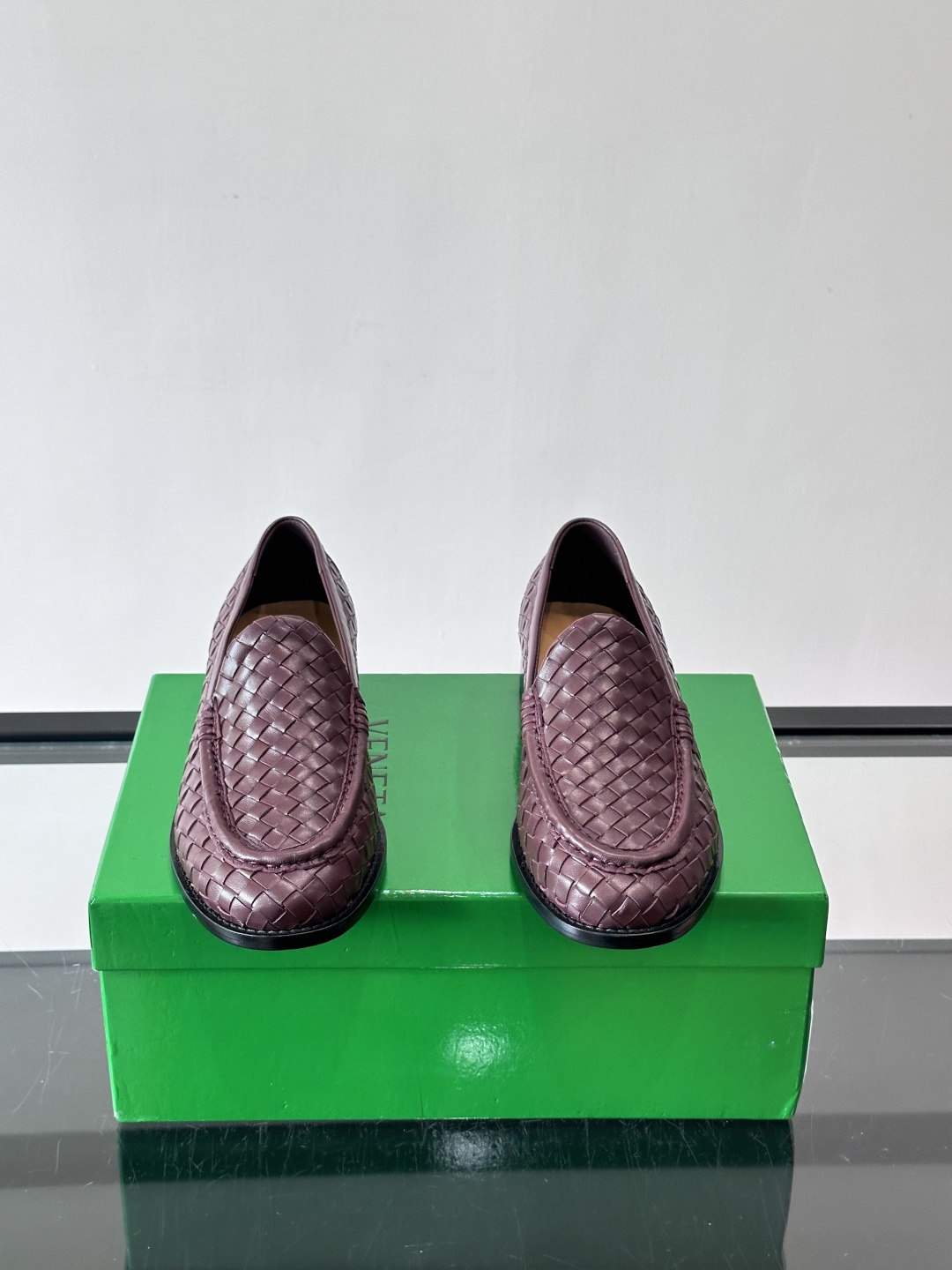 Bottega Veneta 编织乐福鞋​​👞这款乐福鞋来自意大利奢侈品牌Bottega Veneta，