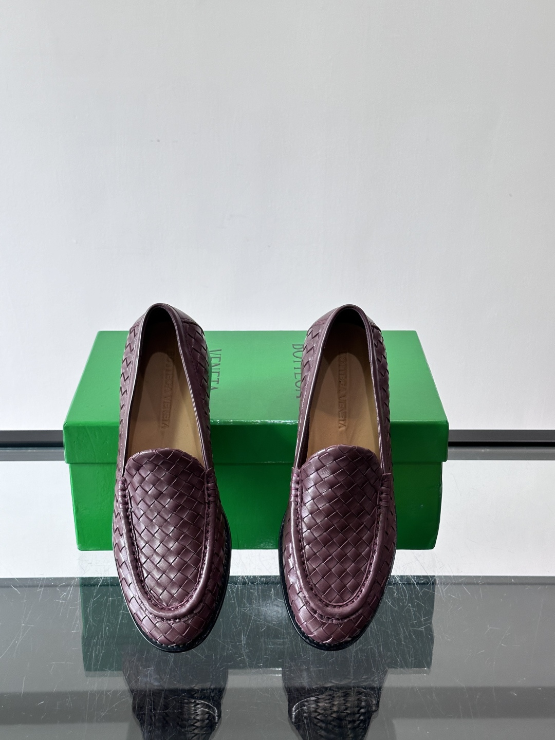 Bottega Veneta 编织乐福鞋​​👞这款乐福鞋来自意大利奢侈品牌Bottega Veneta，