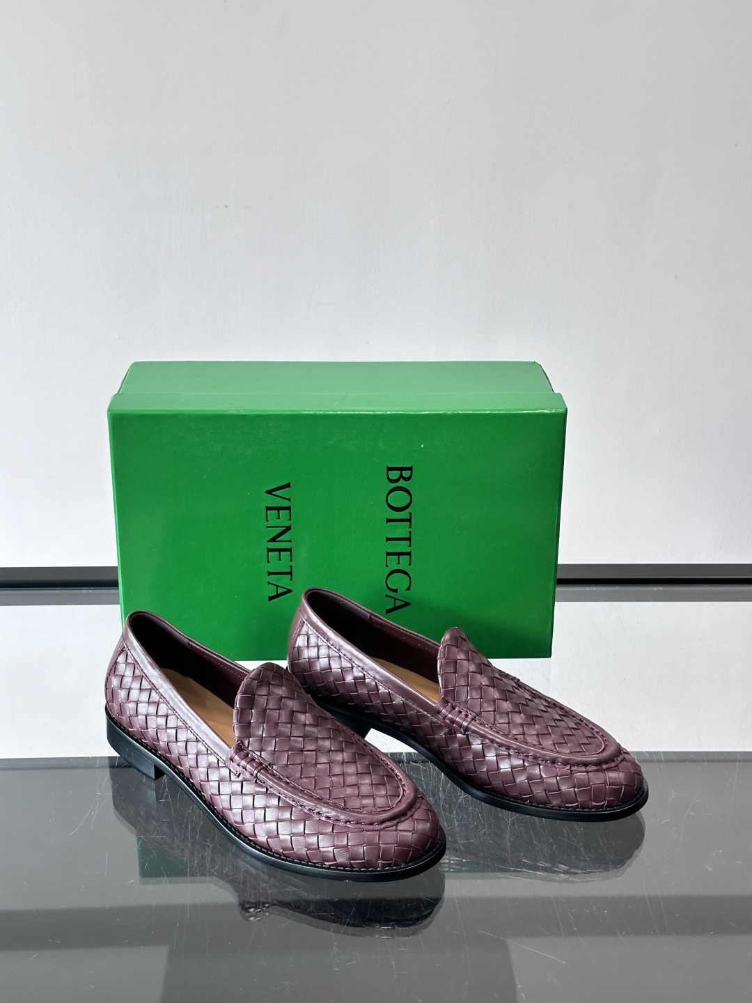 Bottega Veneta 编织乐福鞋​​👞这款乐福鞋来自意大利奢侈品牌Bottega Veneta，