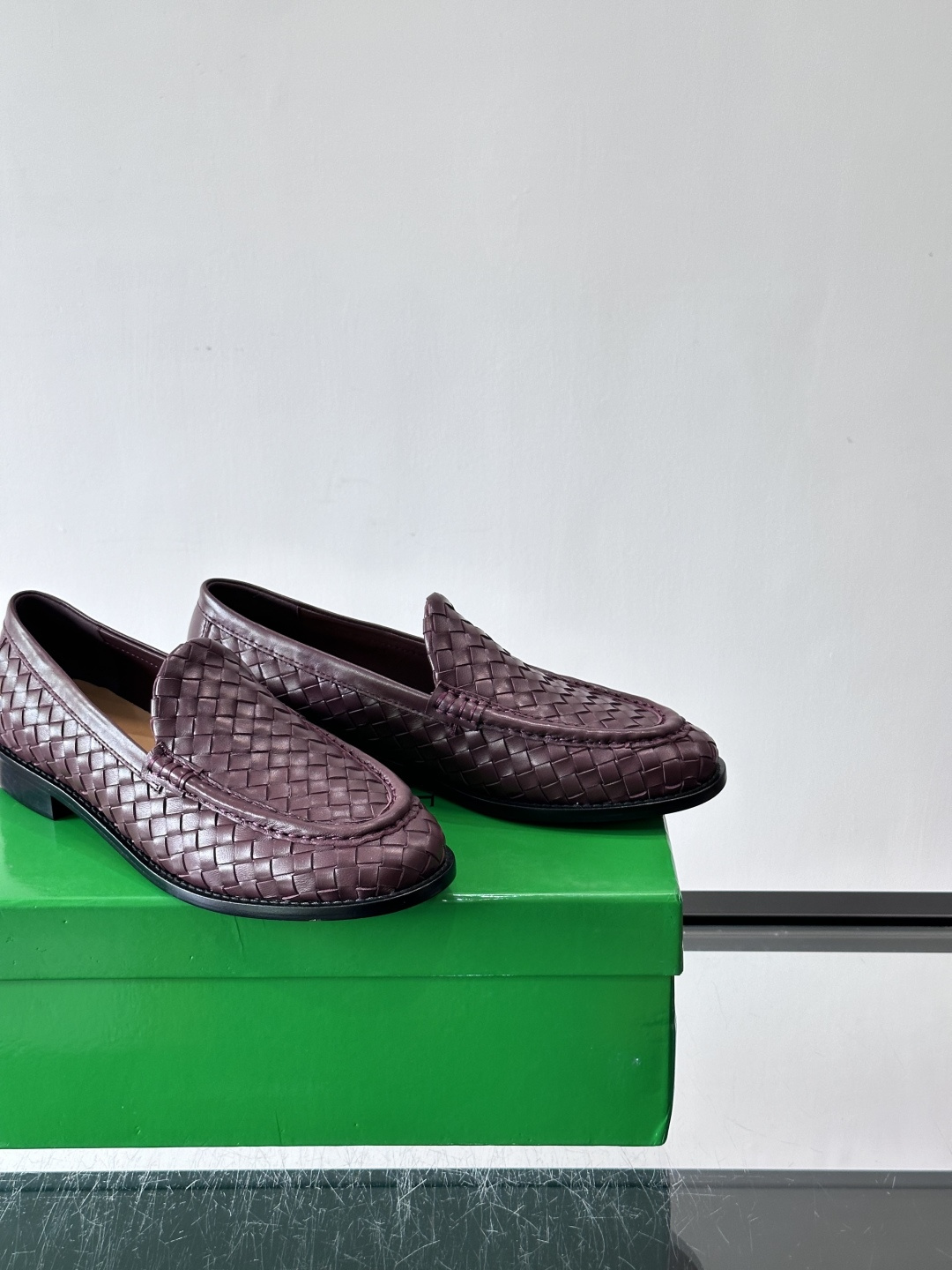 Bottega Veneta 编织乐福鞋​​👞这款乐福鞋来自意大利奢侈品牌Bottega Veneta，