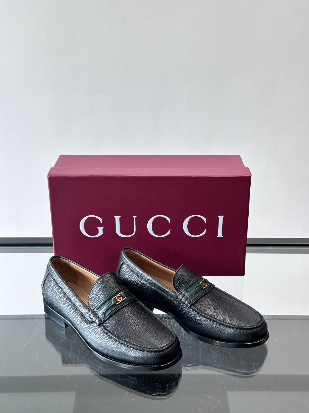 gucci 男士商务小皮鞋，上脚非常好看！精品商务休闲皮鞋💥💥真皮大底产品意大利进口牛皮制作🐂进口水染牛