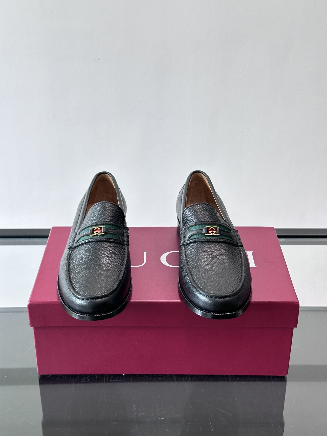 gucci 男士商务小皮鞋，上脚非常好看！精品商务休闲皮鞋💥💥真皮大底产品意大利进口牛皮制作🐂进口水染牛