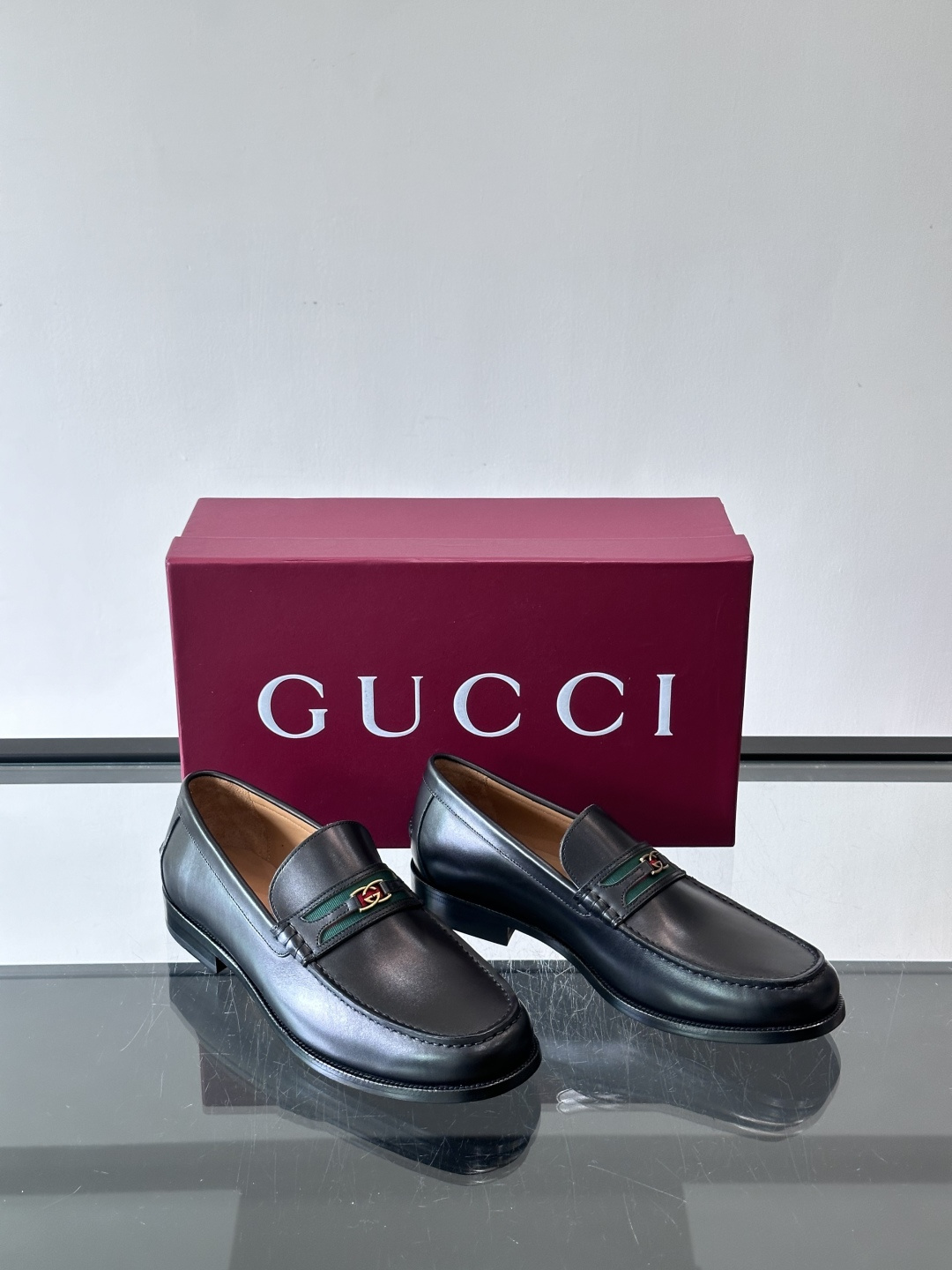 gucci 男士商务小皮鞋，上脚非常好看！精品商务休闲皮鞋💥💥真皮大底产品意大利进口牛皮制作🐂进口水染牛