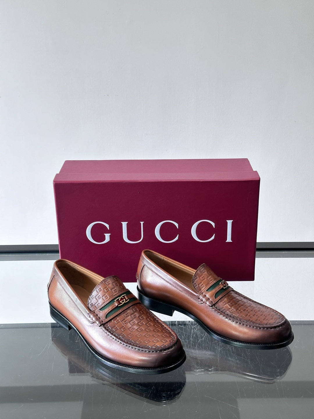gucci 男士商务小皮鞋，上脚非常好看！精品商务休闲皮鞋💥💥真皮大底产品意大利进口牛皮制作🐂进口水染牛