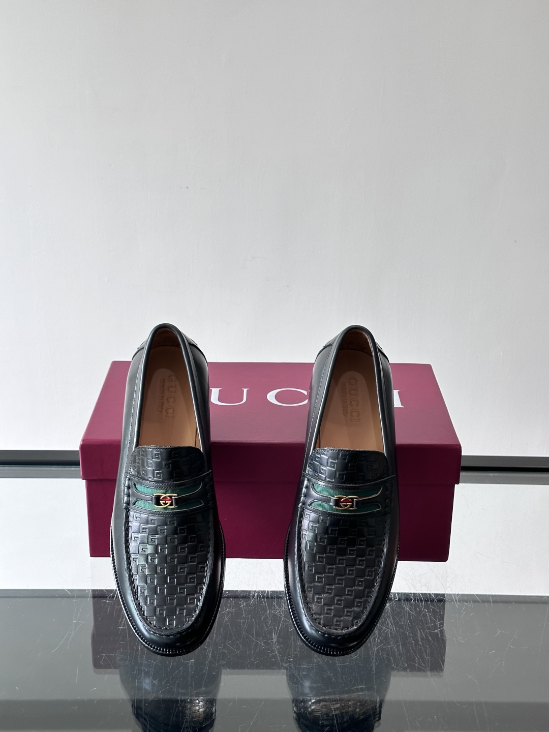 gucci 男士商务小皮鞋，上脚非常好看！精品商务休闲皮鞋💥💥真皮大底产品意大利进口牛皮制作🐂进口水染牛