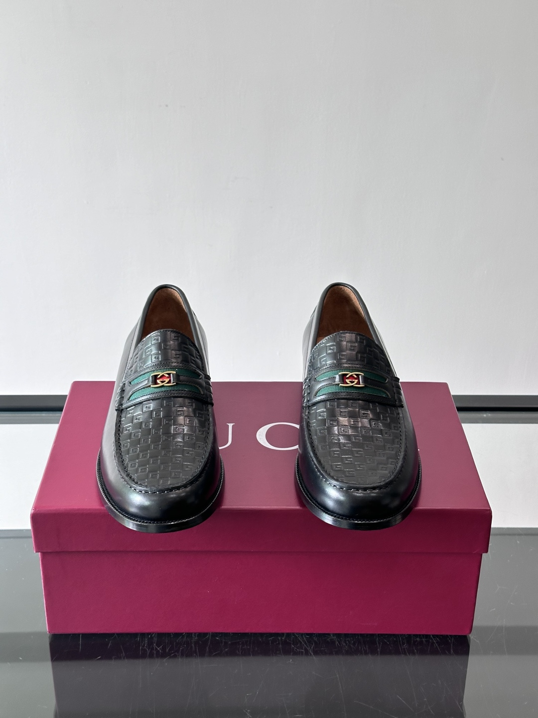 gucci 男士商务小皮鞋，上脚非常好看！精品商务休闲皮鞋💥💥真皮大底产品意大利进口牛皮制作🐂进口水染牛