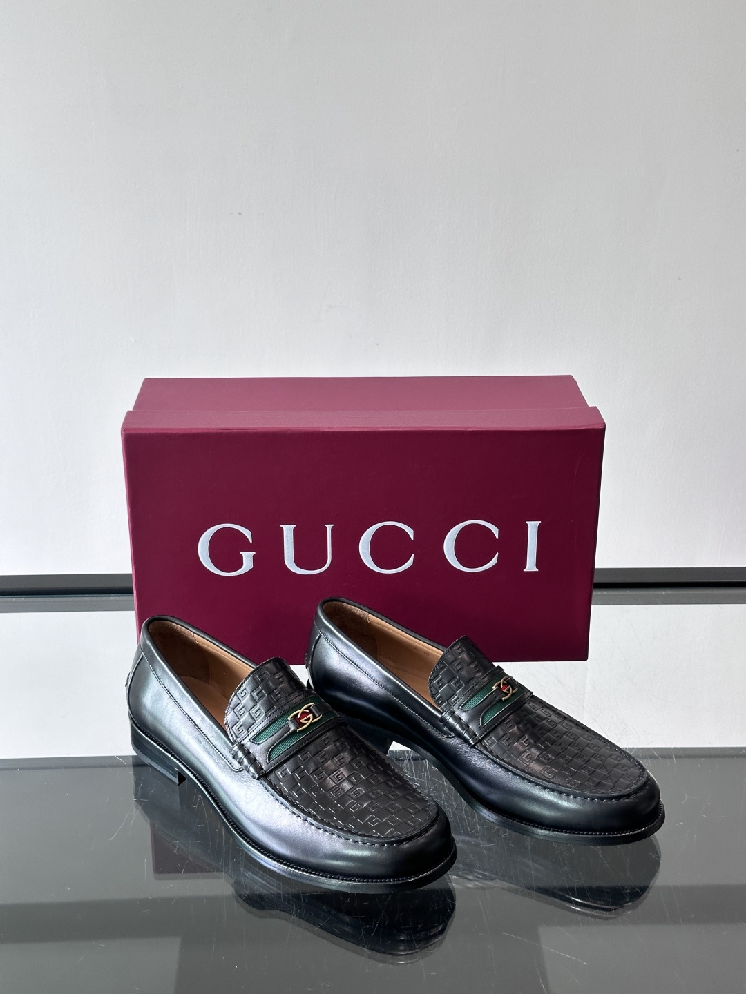 gucci 男士商务小皮鞋，上脚非常好看！精品商务休闲皮鞋💥💥真皮大底产品意大利进口牛皮制作🐂进口水染牛
