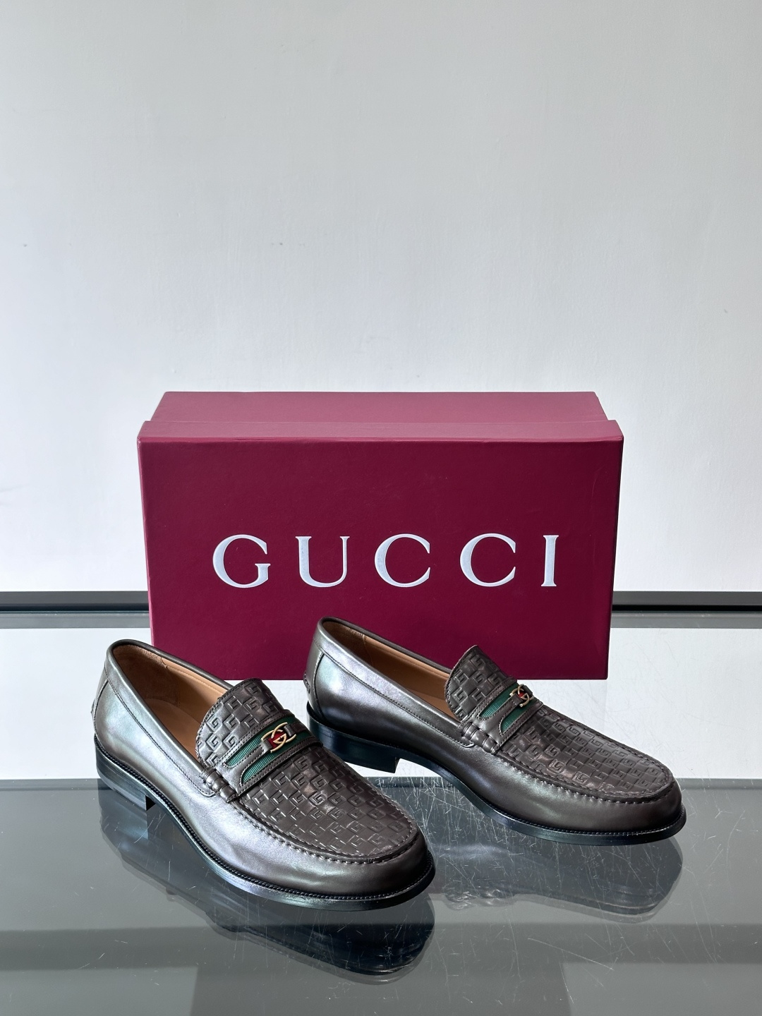 gucci 男士商务小皮鞋，上脚非常好看！精品商务休闲皮鞋💥💥真皮大底产品意大利进口牛皮制作🐂进口水染牛