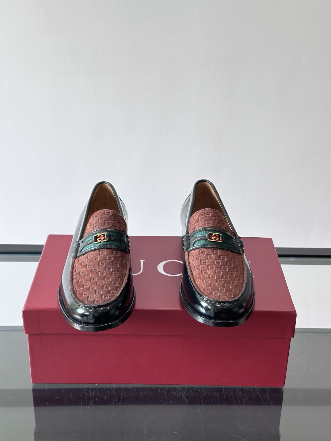 gucci 男士商务小皮鞋，上脚非常好看！精品商务休闲皮鞋💥💥真皮大底产品意大利进口牛皮制作🐂进口水染牛