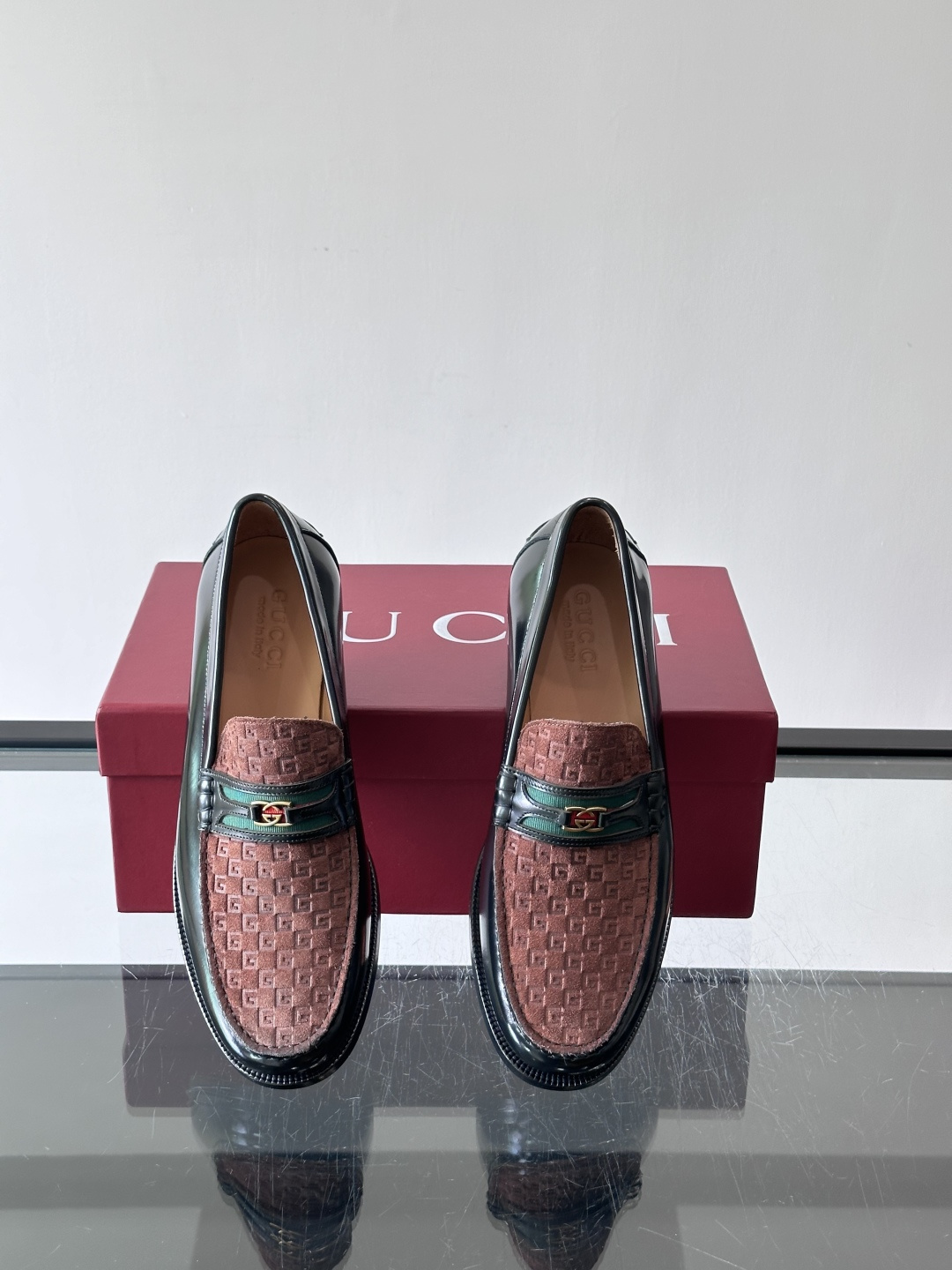 gucci 男士商务小皮鞋，上脚非常好看！精品商务休闲皮鞋💥💥真皮大底产品意大利进口牛皮制作🐂进口水染牛