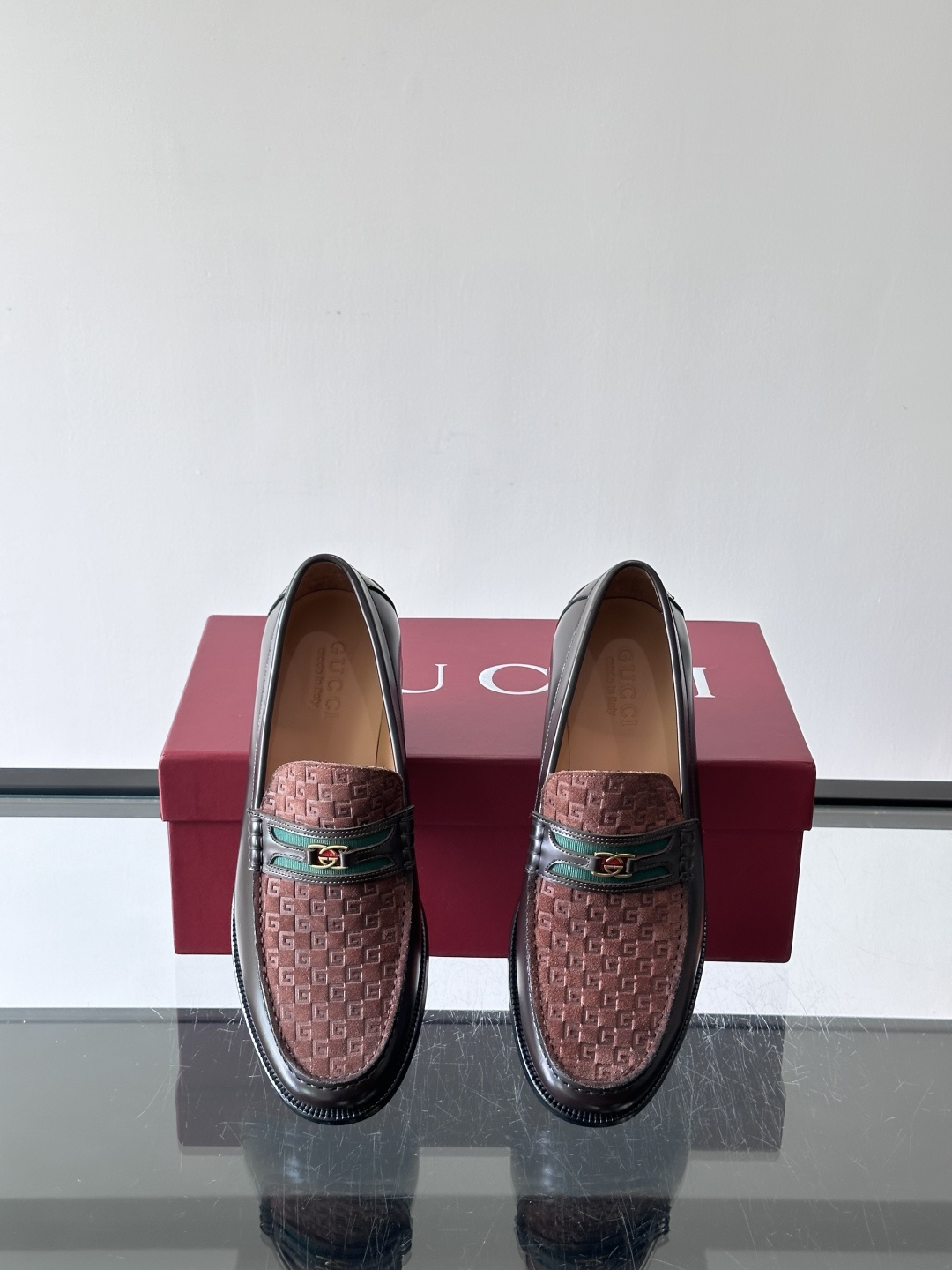 gucci 男士商务小皮鞋，上脚非常好看！精品商务休闲皮鞋💥💥真皮大底产品意大利进口牛皮制作🐂进口水染牛