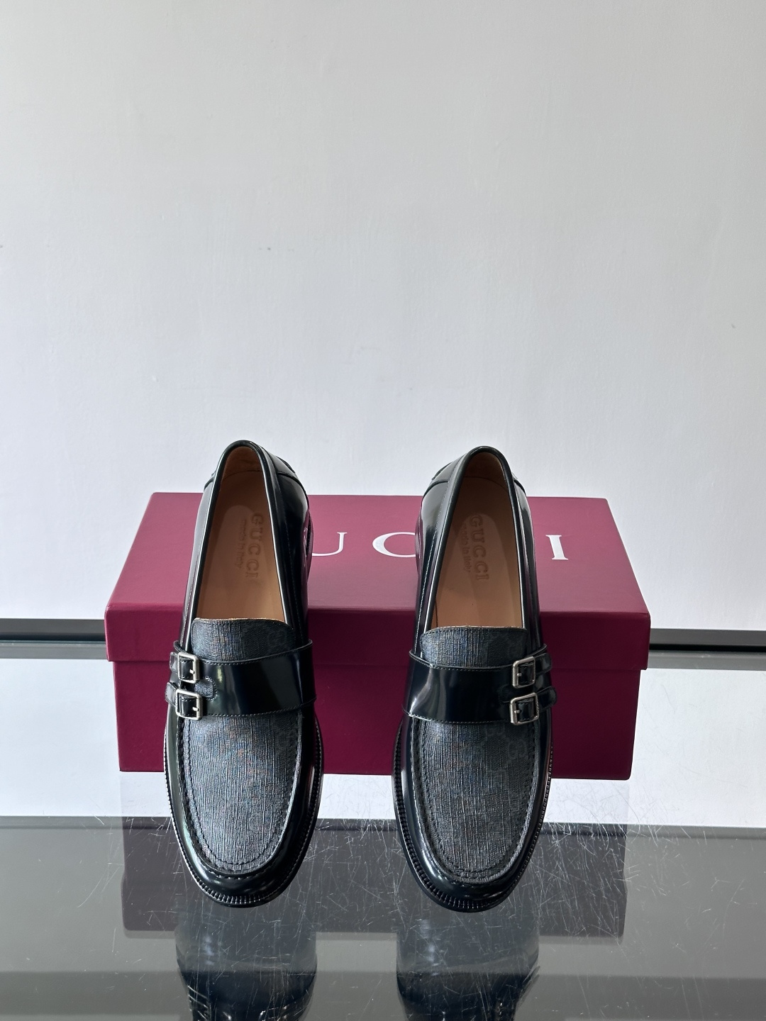 gucci 男士商务小皮鞋，上脚非常好看！精品商务休闲皮鞋💥💥真皮大底产品意大利进口牛皮制作🐂进口水染牛