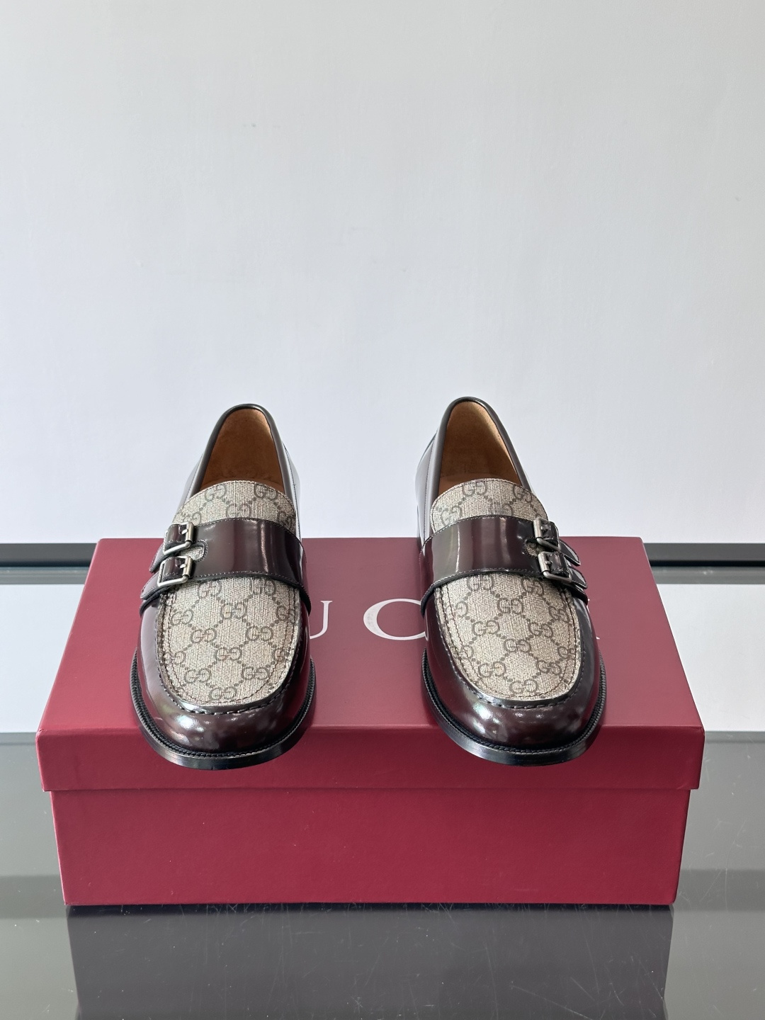 gucci 男士商务小皮鞋，上脚非常好看！精品商务休闲皮鞋💥💥真皮大底产品意大利进口牛皮制作🐂进口水染牛