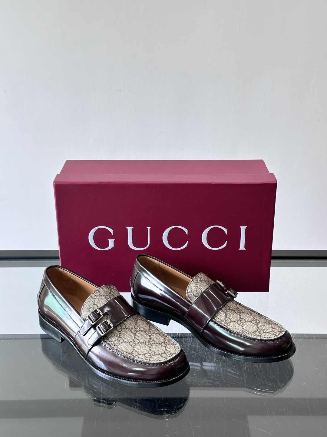 gucci 男士商务小皮鞋，上脚非常好看！精品商务休闲皮鞋💥💥真皮大底产品意大利进口牛皮制作🐂进口水染牛