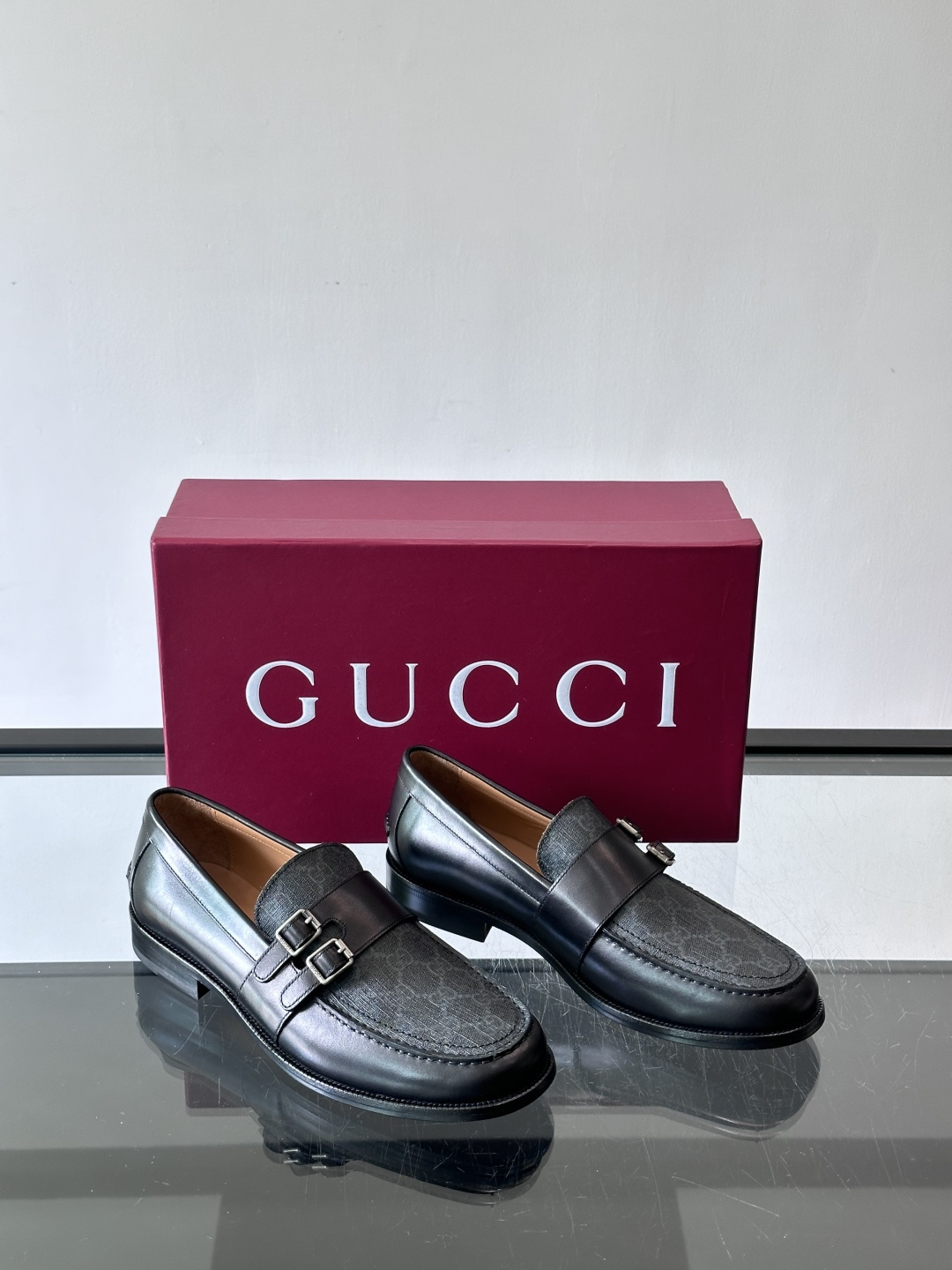 gucci 男士商务小皮鞋，上脚非常好看！精品商务休闲皮鞋💥💥真皮大底产品意大利进口牛皮制作🐂进口水染牛