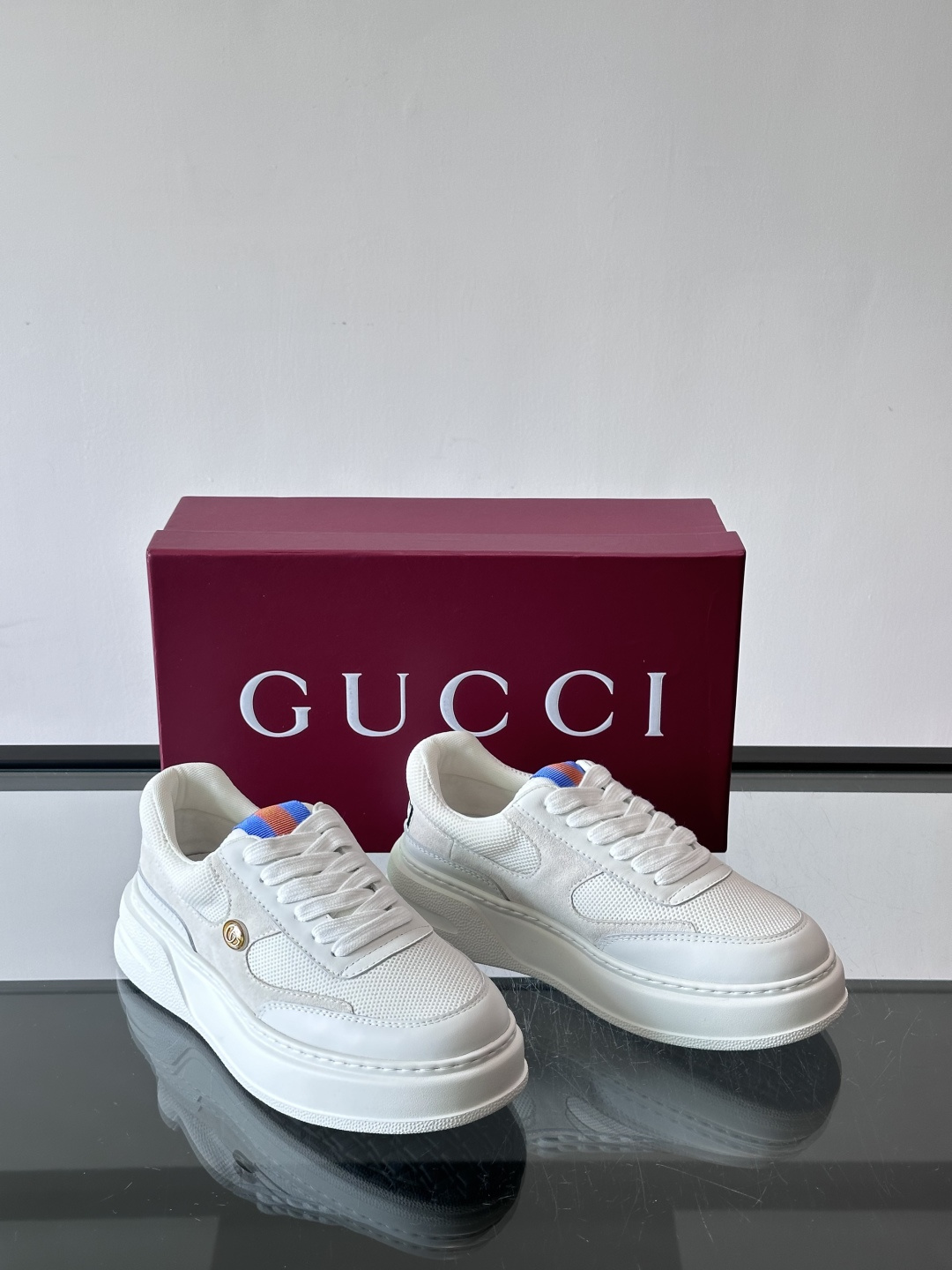 👟Gucci Screener系列厚底饼干鞋,采用牛皮,侧面点缀红绿织带,品牌辨识度超高✨。厚底设计约3 👟Gucci Screener系列厚底饼干鞋,采用牛皮,侧面点缀红绿织带,品牌辨识度超高✨。厚底设计约3