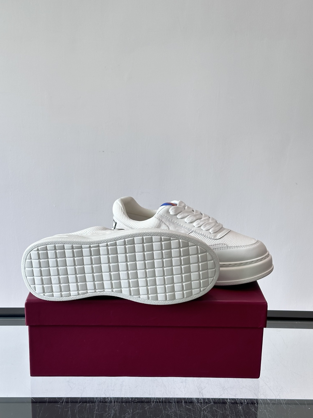 👟Gucci Screener系列厚底饼干鞋,采用牛皮,侧面点缀红绿织带,品牌辨识度超高✨。厚底设计约3 👟Gucci Screener系列厚底饼干鞋,采用牛皮,侧面点缀红绿织带,品牌辨识度超高✨。厚底设计约3
