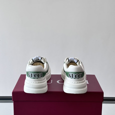 👟Gucci Screener系列厚底饼干鞋,采用牛皮,侧面点缀红绿织带,品牌辨识度超高✨。厚底设计约3 👟Gucci Screener系列厚底饼干鞋,采用牛皮,侧面点缀红绿织带,品牌辨识度超高✨。厚底设计约3