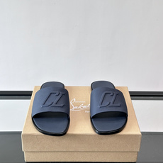 Christian Louboutin CL男士凉拖🖤选用优质荔枝纹皮革,鞋面有标志性“CL”字母, Christian Louboutin CL男士凉拖🖤选用优质荔枝纹皮革,鞋面有标志性“CL”字母,
