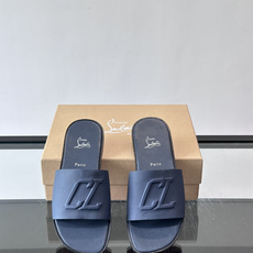 Christian Louboutin CL男士凉拖🖤选用优质荔枝纹皮革,鞋面有标志性“CL”字母, Christian Louboutin CL男士凉拖🖤选用优质荔枝纹皮革,鞋面有标志性“CL”字母,