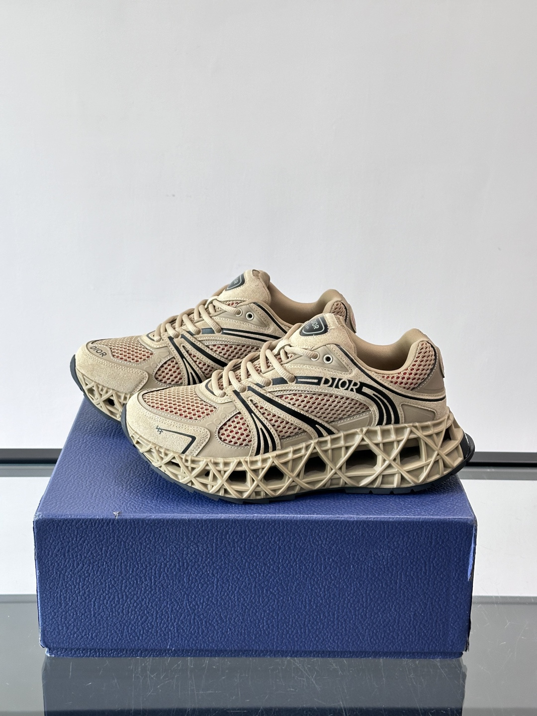Dior 迪奥 👟B35最新款老爹运动鞋 老爹鞋 以时髦复古风格丰富经典系列。精心制作，可全年与休闲造型