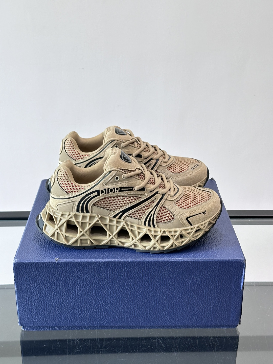 Dior 迪奥 👟B35最新款老爹运动鞋 老爹鞋 以时髦复古风格丰富经典系列。精心制作，可全年与休闲造型