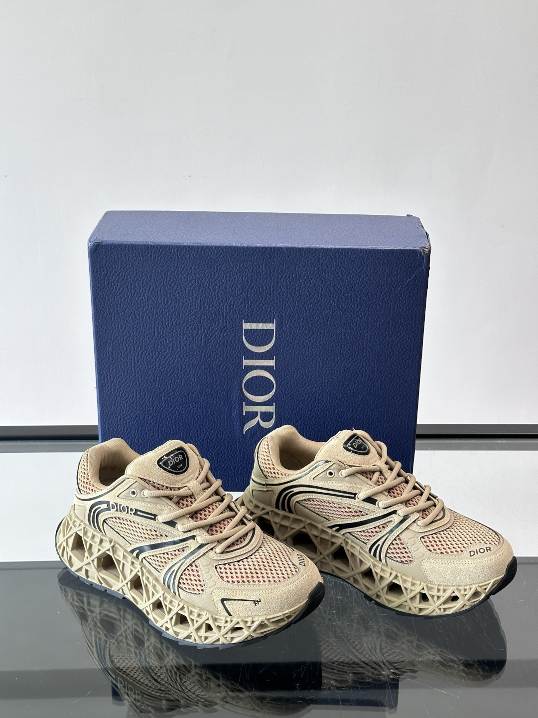 Dior 迪奥 👟B35最新款老爹运动鞋 老爹鞋 以时髦复古风格丰富经典系列。精心制作，可全年与休闲造型