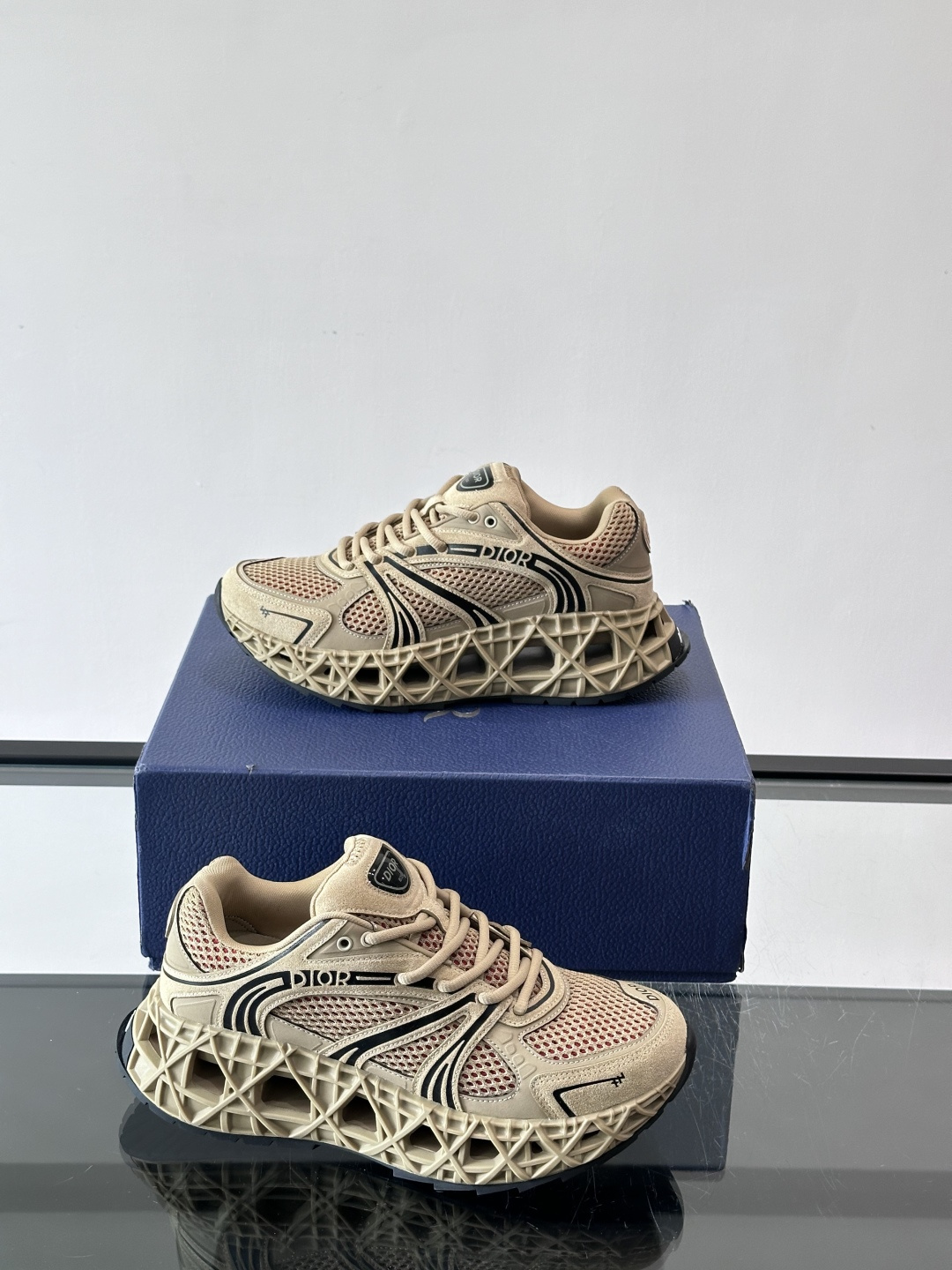 Dior 迪奥 👟B35最新款老爹运动鞋 老爹鞋 以时髦复古风格丰富经典系列。精心制作，可全年与休闲造型