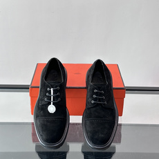 H爱马仕男士德比鞋👞这双麂皮德比鞋,经典系带设计,鞋面柔软有质感,橡胶鞋底耐磨又舒适。厚底设计,穿着 H爱马仕男士德比鞋👞这双麂皮德比鞋,经典系带设计,鞋面柔软有质感,橡胶鞋底耐磨又舒适。厚底设计,穿着