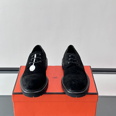 H爱马仕男士德比鞋👞这双麂皮德比鞋,经典系带设计,鞋面柔软有质感,橡胶鞋底耐磨又舒适。厚底设计,穿着 H爱马仕男士德比鞋👞这双麂皮德比鞋,经典系带设计,鞋面柔软有质感,橡胶鞋底耐磨又舒适。厚底设计,穿着