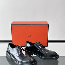 H爱马仕男士德比鞋👞这双麂皮德比鞋,经典系带设计,鞋面柔软有质感,橡胶鞋底耐磨又舒适。厚底设计,穿着 H爱马仕男士德比鞋👞这双麂皮德比鞋,经典系带设计,鞋面柔软有质感,橡胶鞋底耐磨又舒适。厚底设计,穿着
