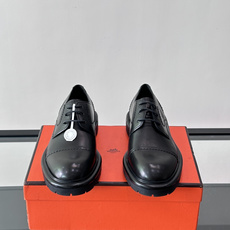 H爱马仕男士德比鞋👞这双麂皮德比鞋,经典系带设计,鞋面柔软有质感,橡胶鞋底耐磨又舒适。厚底设计,穿着 H爱马仕男士德比鞋👞这双麂皮德比鞋,经典系带设计,鞋面柔软有质感,橡胶鞋底耐磨又舒适。厚底设计,穿着