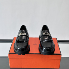 H爱马仕男士德比鞋👞这双德比鞋,经典系带设计,鞋面柔软有质感,橡胶鞋底耐磨又舒适。厚底设计,穿着更稳 H爱马仕男士德比鞋👞这双德比鞋,经典系带设计,鞋面柔软有质感,橡胶鞋底耐磨又舒适。厚底设计,穿着更稳