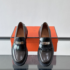 H爱马仕男士德比鞋👞这双麂皮德比鞋,经典系带设计,鞋面柔软有质感,橡胶鞋底耐磨又舒适。厚底设计,穿着 H爱马仕男士德比鞋👞这双麂皮德比鞋,经典系带设计,鞋面柔软有质感,橡胶鞋底耐磨又舒适。厚底设计,穿着