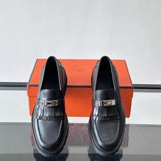 H爱马仕男士德比鞋👞这双麂皮德比鞋,经典系带设计,鞋面柔软有质感,橡胶鞋底耐磨又舒适。厚底设计,穿着 H爱马仕男士德比鞋👞这双麂皮德比鞋,经典系带设计,鞋面柔软有质感,橡胶鞋底耐磨又舒适。厚底设计,穿着