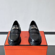H爱马仕男士德比鞋👞这双麂皮德比鞋,经典系带设计,鞋面柔软有质感,橡胶鞋底耐磨又舒适。厚底设计,穿着 H爱马仕男士德比鞋👞这双麂皮德比鞋,经典系带设计,鞋面柔软有质感,橡胶鞋底耐磨又舒适。厚底设计,穿着
