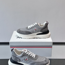 Moncler 男士休闲运动鞋👟Moncler TrailgriP系列运动鞋,绒面革+科技面料拼接, Moncler 男士休闲运动鞋👟Moncler TrailgriP系列运动鞋,绒面革+科技面料拼接,