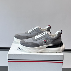 Moncler 男士休闲运动鞋👟Moncler TrailgriP系列运动鞋,绒面革+科技面料拼接, Moncler 男士休闲运动鞋👟Moncler TrailgriP系列运动鞋,绒面革+科技面料拼接,