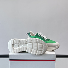 Moncler 男士休闲运动鞋👟Moncler TrailgriP系列运动鞋,绒面革+科技面料拼接, Moncler 男士休闲运动鞋👟Moncler TrailgriP系列运动鞋,绒面革+科技面料拼接,