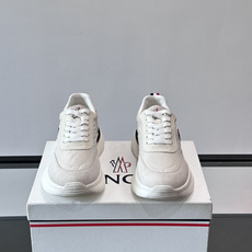 Moncler 男士休闲运动鞋👟Moncler TrailgriP系列运动鞋,绒面革+科技面料拼接, Moncler 男士休闲运动鞋👟Moncler TrailgriP系列运动鞋,绒面革+科技面料拼接,