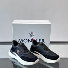 Moncler 男士休闲运动鞋👟Moncler TrailgriP系列运动鞋,绒面革+科技面料拼接, Moncler 男士休闲运动鞋👟Moncler TrailgriP系列运动鞋,绒面革+科技面料拼接,