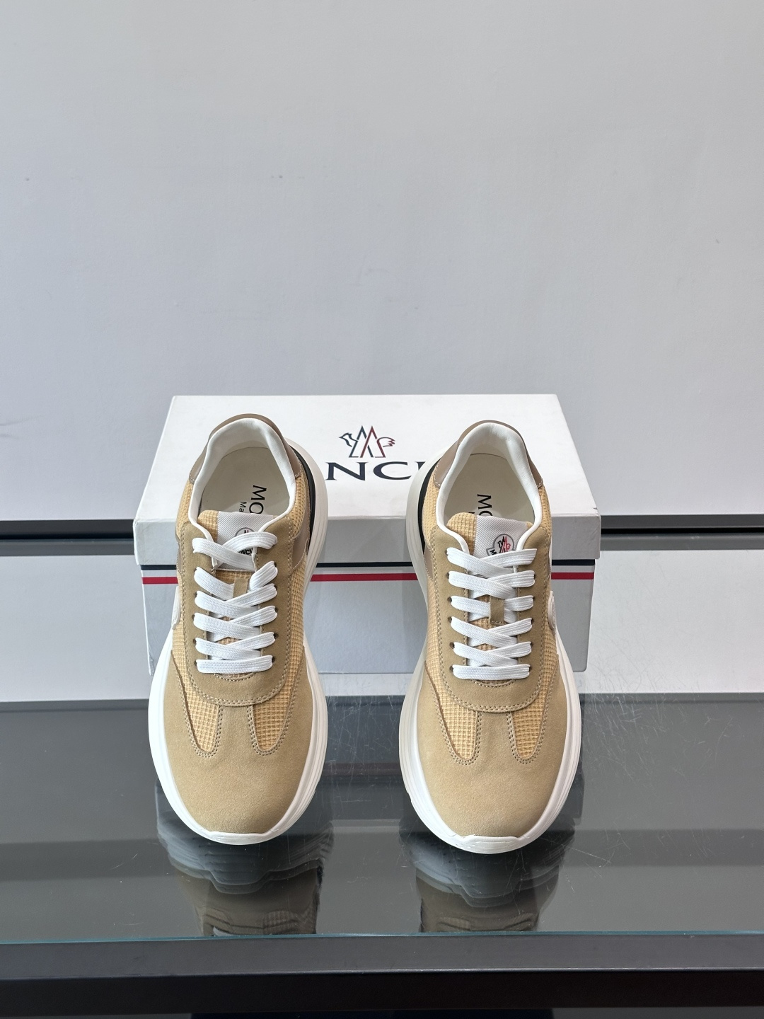 Moncler TrailgriPLite运动鞋，轻量设计，鞋面拼接网布➕牛皮，透气又耐穿！橡胶鞋底抓地