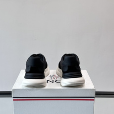 Moncler TrailgriPLite运动鞋,轻量设计,鞋面拼接网布➕牛皮,透气又耐穿!橡胶鞋底抓地 Moncler TrailgriPLite运动鞋,轻量设计,鞋面拼接网布➕牛皮,透气又耐穿!橡胶鞋底抓地