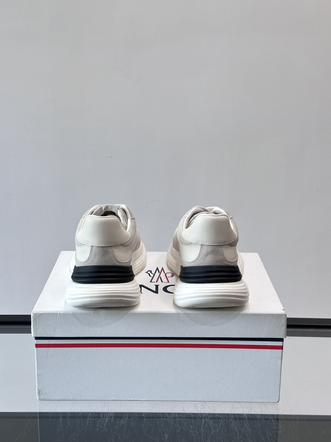 Moncler TrailgriPLite运动鞋,轻量设计,鞋面拼接网布➕牛皮,透气又耐穿!橡胶鞋底抓地 Moncler TrailgriPLite运动鞋,轻量设计,鞋面拼接网布➕牛皮,透气又耐穿!橡胶鞋底抓地