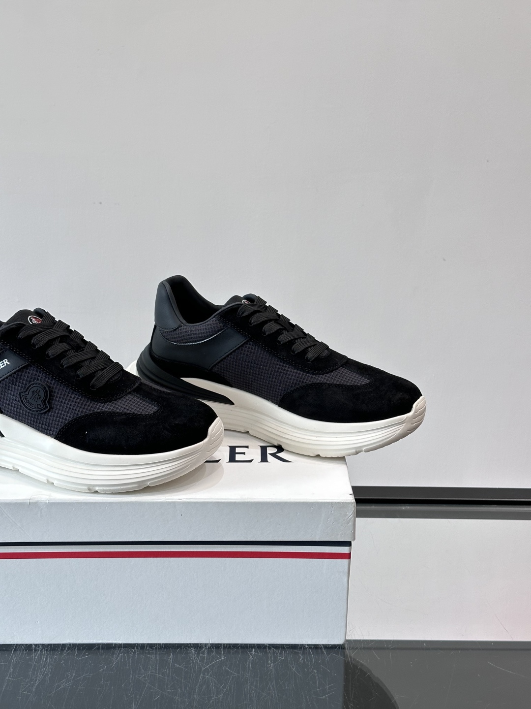 Moncler TrailgriPLite运动鞋,轻量设计,鞋面拼接网布➕牛皮,透气又耐穿!橡胶鞋底抓地 Moncler TrailgriPLite运动鞋,轻量设计,鞋面拼接网布➕牛皮,透气又耐穿!橡胶鞋底抓地