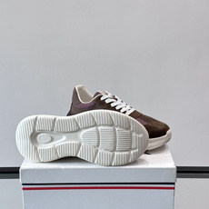 Moncler TrailgriPLite运动鞋,轻量设计,鞋面拼接网布➕牛皮,透气又耐穿!橡胶鞋底抓地 Moncler TrailgriPLite运动鞋,轻量设计,鞋面拼接网布➕牛皮,透气又耐穿!橡胶鞋底抓地