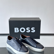 👞BOSS男士休闲板鞋,选用优质牛皮,低调百搭,橡胶鞋底耐磨抓地力强。简约鞋面+品牌标志,细节精致,内衬 👞BOSS男士休闲板鞋,选用优质牛皮,低调百搭,橡胶鞋底耐磨抓地力强。简约鞋面+品牌标志,细节精致,内衬