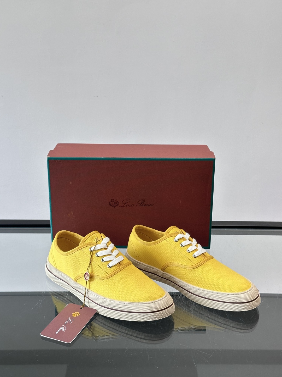 Loro Piana Nantucket Walk帆布鞋，帆布+白色鞋带，简约低调，真皮中底+橡胶鞋底，